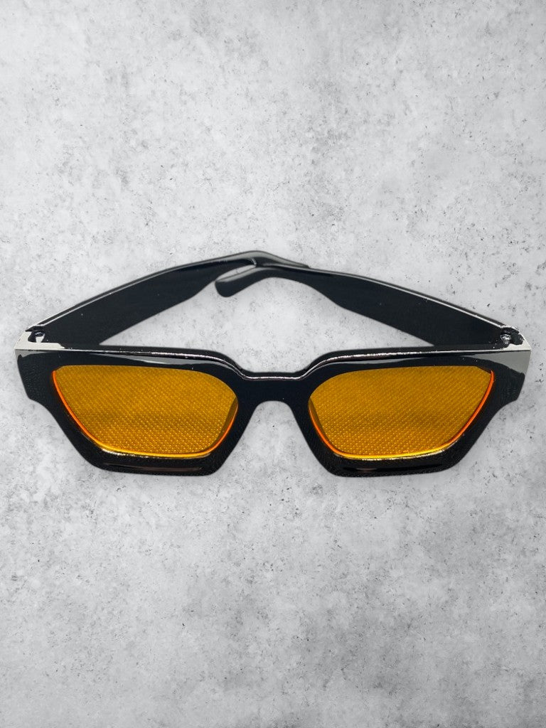 Lunettes de Soleil Noires & Verres Ambrés