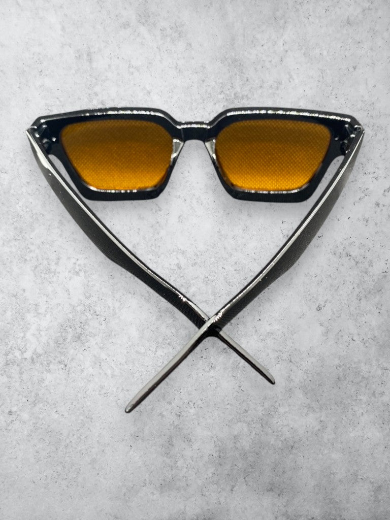 Lunettes de Soleil Noires & Verres Ambrés